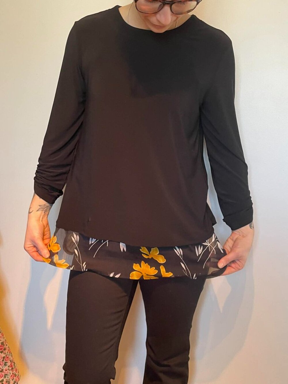 TANGO MANGO BLACK TUNIC TOP FLORAL SHEER BACK, ARTSY, BOHO LAYERED BLOUSE W. MED